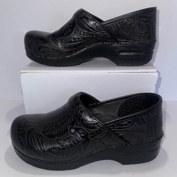 Dansko XP 2.0 size 40 black clogs - Picture 1 of 9